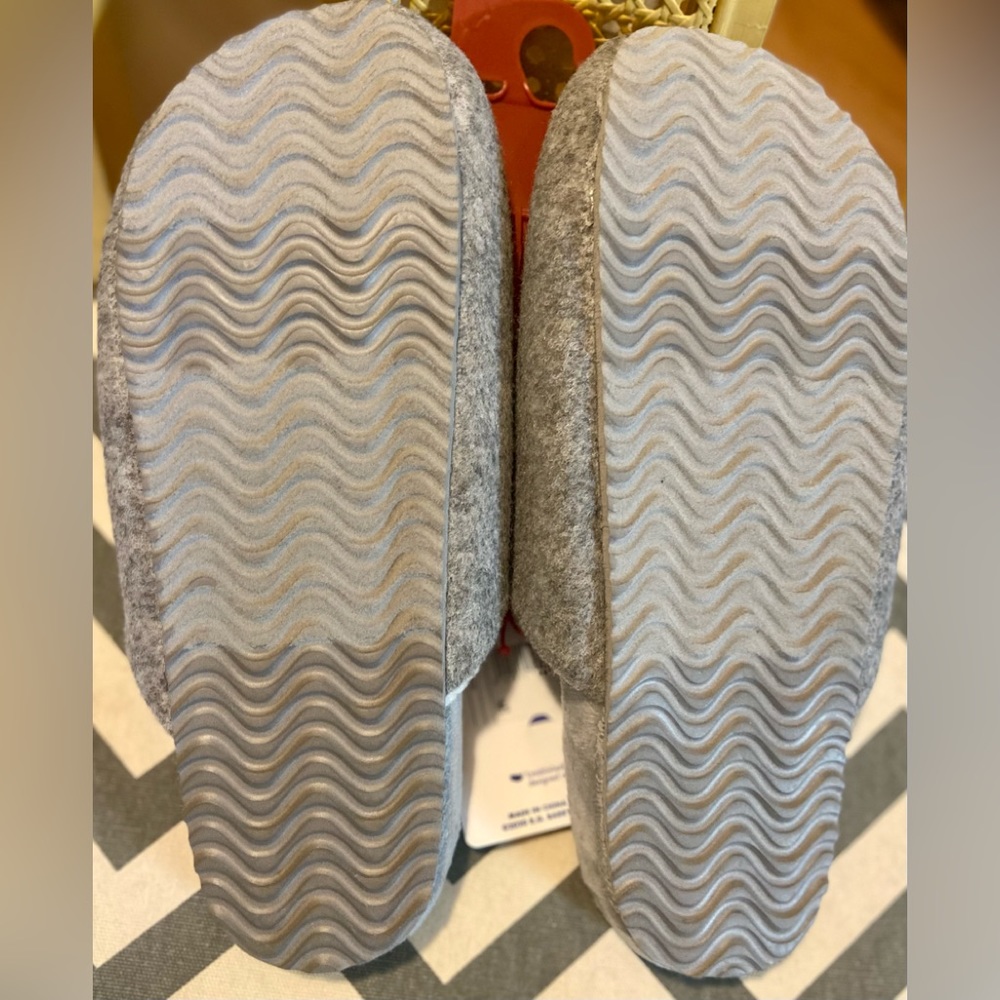Dearfoams - Picture 2 of 3